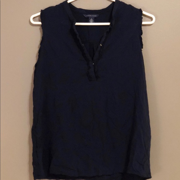 Tommy Hilfiger Blouse
Navy, Great condition, Barely Worn - Picture 4 of 4